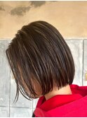 大人ショートボブショートカットココアアッシュくびれミディ