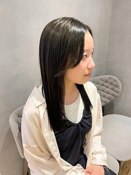 ジルバイジアン(JILL by GIEN) ダークカラー◇センターパート 梶屋