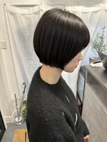 ラレイ(Lalei)&nbsp;【白岩】大人ショートボブ/暗髪/地下風カラー