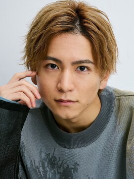 ガリカ 博多(Gallica) ラフに決まるセンターパート、おしゃれ大人ニュアンスパーマ