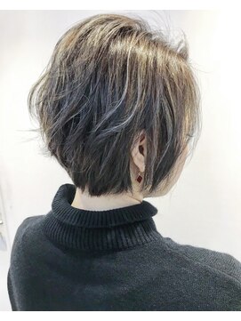 ハビット (habitt) 【habitt】手ぐしで立体感が出せる！ハイライトショートスタイル