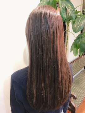 ルクール(Le Coeur) ブルーアッシュで赤味を削った柔らかロング