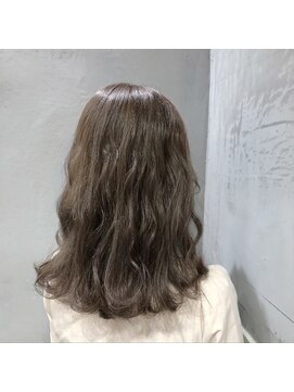 イル(iLu.) アッシュブラウン