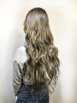 リリー シンジュク(Lilly) 【Lilly新宿】#ローライト#アッシュ#ベージュ#ケアブリーチ