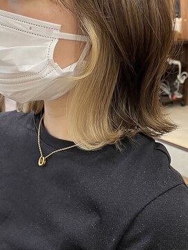 アンダーバーホワイトモデ 河内長野(_WHITE mode) 20代30代40代大人インナーカラー耳掛け切りっぱなし大人ボブ