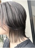 オリーブグレージュ×レイヤースタイル