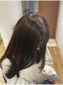 オリーブベージュ