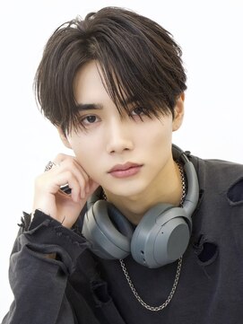 エイド 渋谷(aid) 微わけナチュラルセンターパート毛流れシースルーカルマパーマ