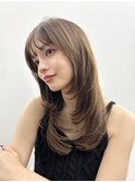 ストレートアイロンできまるレイヤースタイル