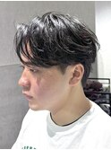 センターパート刈り上げニュアンスパーマフェザーショート