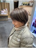 上品さアップ！ハイライトショートスタイル