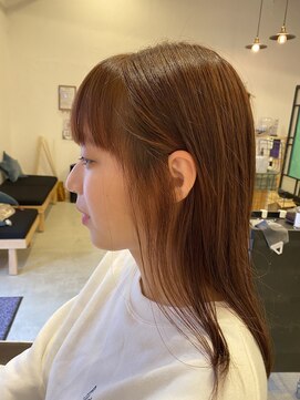 エルモ(ELMO) ツヤあるレッドオレンジとパッツン