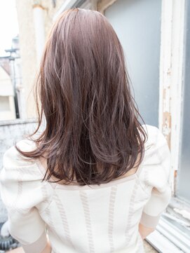 ヘアアンドリラクゼーション シャッセ(Hair&Relaxation SASE) 透け感、柔らかベージュ