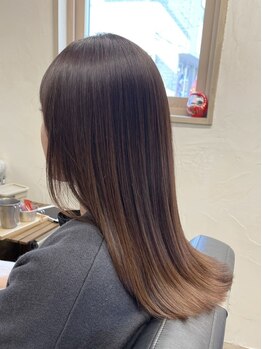 ストレート・艶感をしっかり出しつつ自然なストレートに☆髪質改善を叶えつつヘアデザインも楽しめる♪