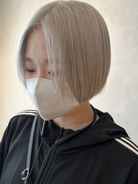 ヒカリス 中崎店(HIKARIS) ホワイトブロンド