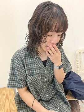 エン(en,) ミディアムレイヤー.ゆるふわパーマ.ニュアンスパーマ