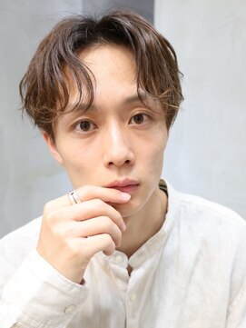 ルーツ(ROOTS) ニュアンスシャドウパーマでつくるに人気のセンターパート