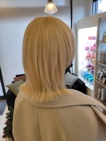 フレイムス ヘアアンドリラックス 南越谷店(Frames hair&relax)&nbsp;ブロンド×切りっぱなしスタイル