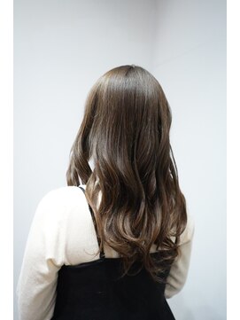 チェロ(CHERO) ★美髪#ダブルカラー#フェミニンロング#グレージュ