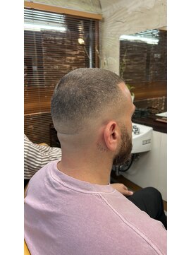 オアゾバーバー(OAZO BARBER) イカつめボウズフェード