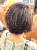 ピンクヴァイオレット×大人かわいい前下がりショートボブ