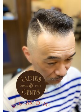 バーバー アカダマ フェードスタイル