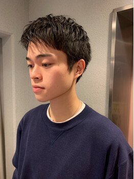 ヌース(NOOS)の写真/【カット＋シークレットパーマ　¥8800】トレンド×似合わせを兼ね備えON/OFF決まるヘアを提案◎