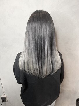 アイドット(i.) ホワイトブラック