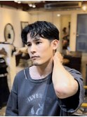 ウェットな黒髪とニュアンスパーマで作るMEN’S HAIR