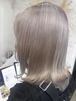 リア(riah) ダブルカラーミルクティーベージュレイヤーカット韓国ヘア