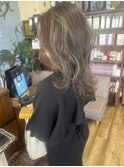 Bambi セミロング*レイヤー*モノトーン*ハイライト*