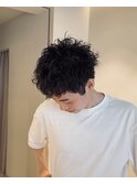 やり過ぎない野暮ったさの大人ピンパーマショート