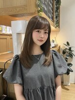 レイヤーカットオリーブベージュロングレイヤーブリーチなし