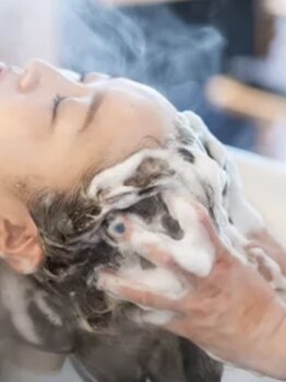 ウルア 三鷹店(ULUA)の写真/都会の喧騒を離れ至福の時間。似合わせカット+艶髪クリアカラー+脳呼吸ヘッドスパ20分¥13200☆極上の癒しを