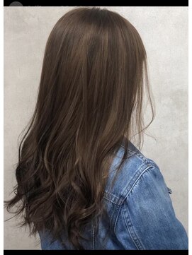 クロス(cRoss) 透明感抜群グレージュカラー