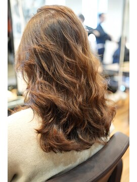 ノラキチジョウジ(NORA KICHIJOJI) くびれコテ巻きロングレイヤーニュアンスパーマブリーチなし30代