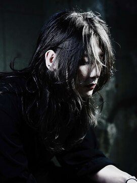 シン(syn) ロングウルフレイヤー