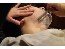 【メンズエステ・眉毛】顔印象の8割を決める眉スタイリングと、清潔感を引き出すスキンケア