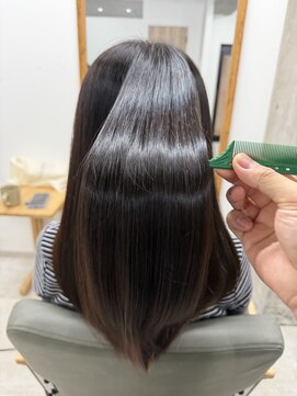 ホロ(holo-) 30代艶髪つるりんちょ髪質改善カラー
