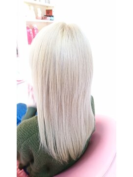 ラチャウ(La.Ciau) ホワイトブリーチ&ジュエルカラー☆彡