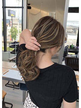 ストゥー(StueW.) ハイライト47【倉敷】【ハイライト】【バレイヤージュ】