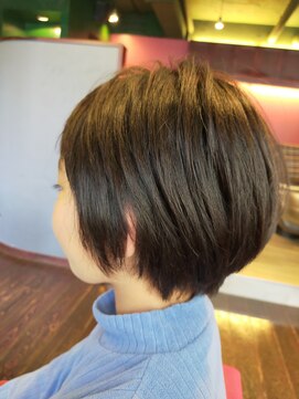プレゼンスセタガヤ(PRESENCE SETAGAYA) バッサリショートボブ