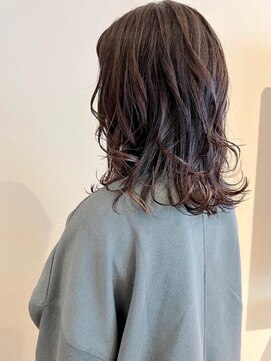 トップヘアー アヴェニュー 刈谷(TOPHAIR Avenue) ラフな毛束感で自然な空気感のミディアムスタイル/前髪パーマ