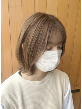 シャメル(Chamel) ミルクティーアッシュベージュ◇外ハネレイヤーボブ◇