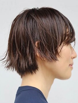 ヘアー 4038(HAIR.4038) ウェット感のあるクールな外ハネスタイル