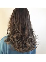 リアン(Lien)&nbsp;どの角度から見ても決まる！糸ハイライトにアッシュベージュ♪