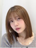 表参道ミディアムストレートニュアンスカラーアッシュグレー30代