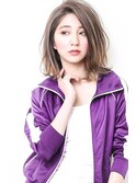 肩でハネても可愛いトレンドミディアムヘアスタイル