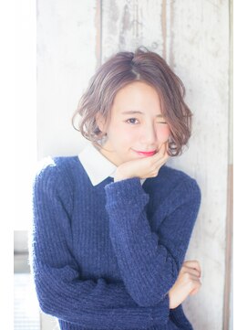アボヘアー(Abo hair) アッシュベージュ無造作カール フェミニンボブパーマ センター