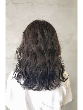 ウシワカマルイースト(ushiwakamaru East) ダークグレージュ